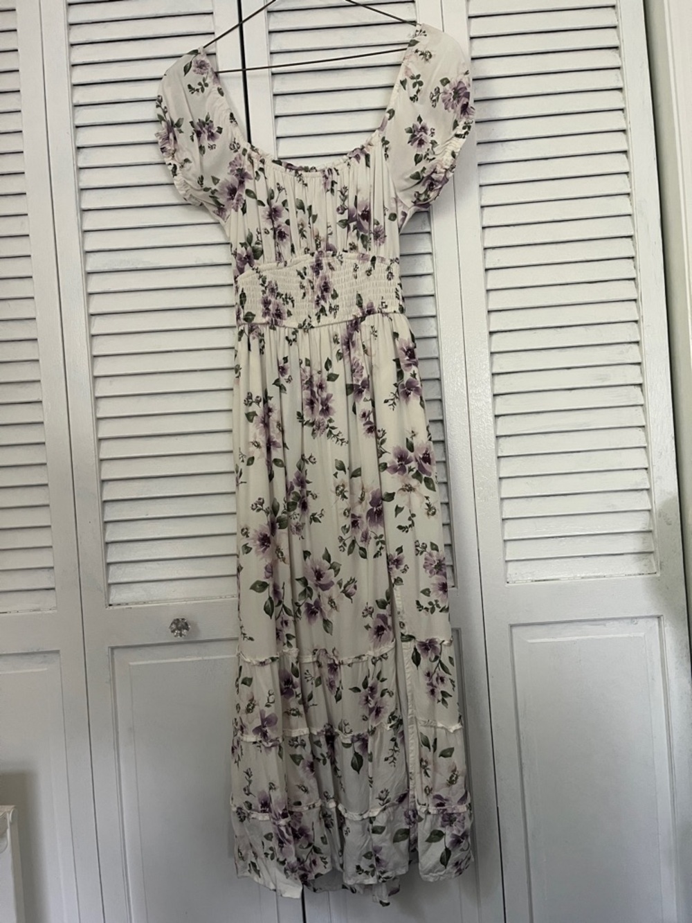 Hollister Puff-Sleeve Maxi Dress in Cream and Lavender